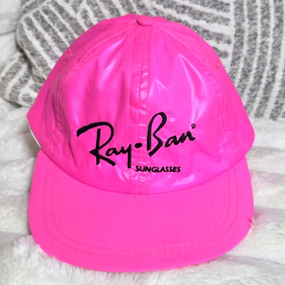 Rare Vintage‎ Ray-Ban Neon Pink Satin Baseball Cap Bump Bonnets Ski Headwear